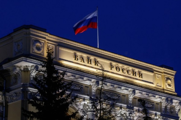 ЦБ будет проверять переводы по СБП от 200 тыс. руб. «незнакомому» физлицу, если до этого клиент делал перевод самому себе