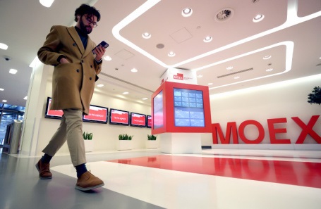 Российский рынок растет на фоне ожиданий геополитических решений