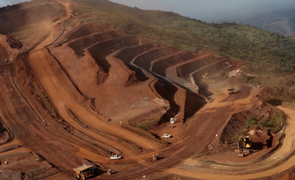 Железная руда обновила трехнедельный максимум на фоне снижения поставок из Китая