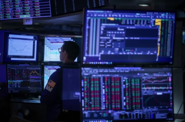 Трейдеры ищут подсказки о крупнейшем развороте S&P с апреля